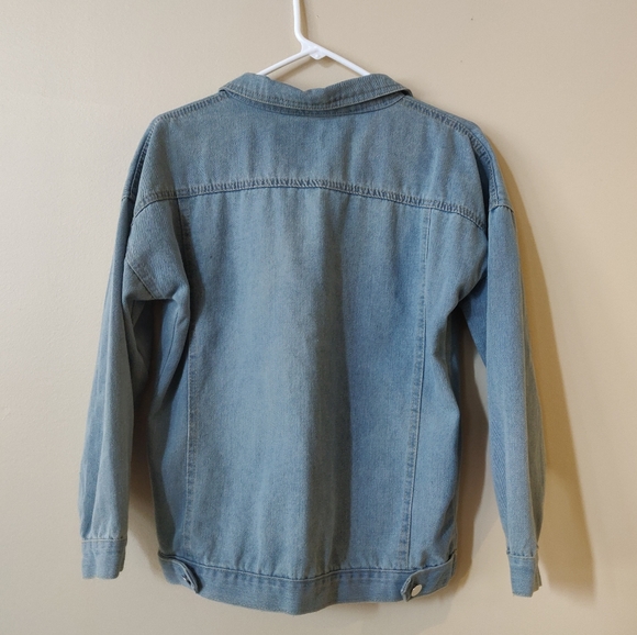 🌠2/$35🌠 Yesstyle Light Wash Denim Jean Jacket - Picture 2 of 10